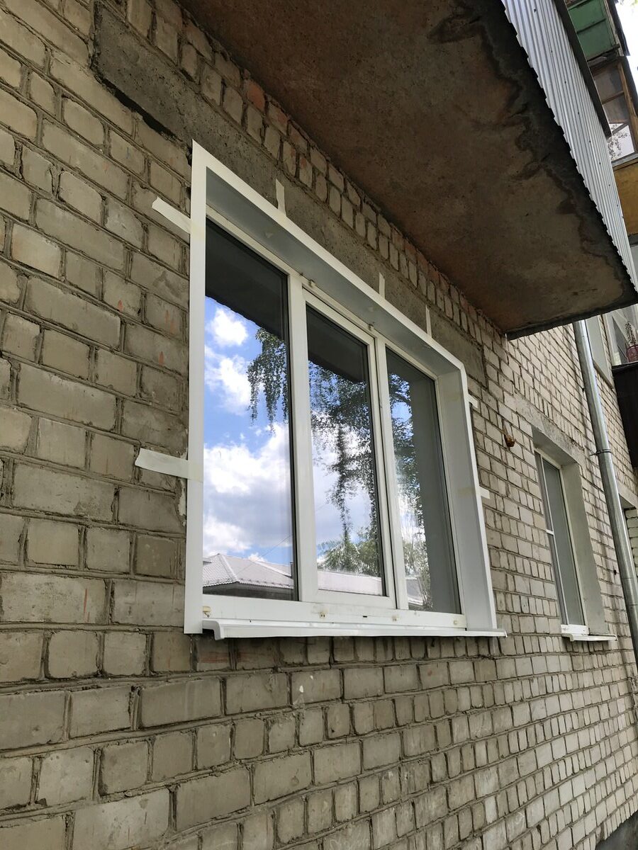 Монтаж отливов для пластиковых окон в Ужуре